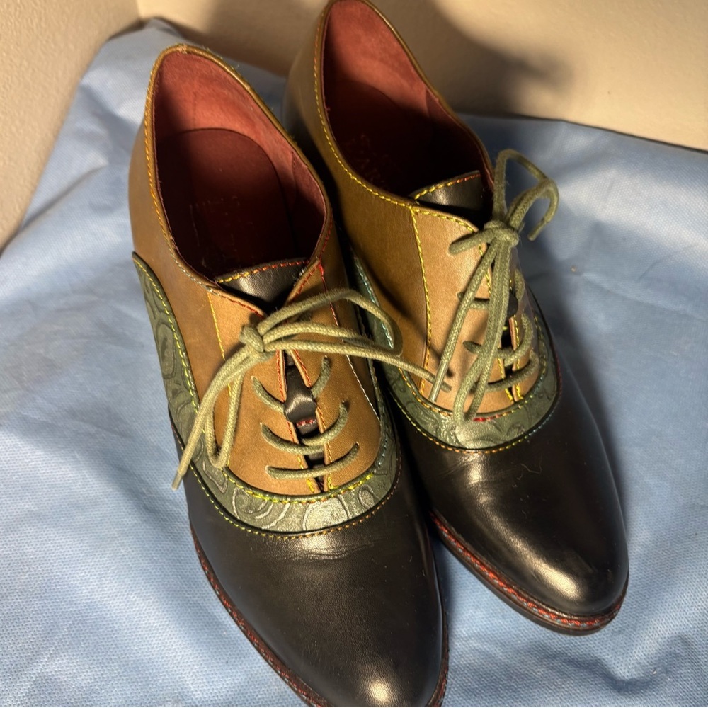L’Artiste Lavada Bootie by spring step heeled Oxford, hand painted leather - Picture 11 of 16
